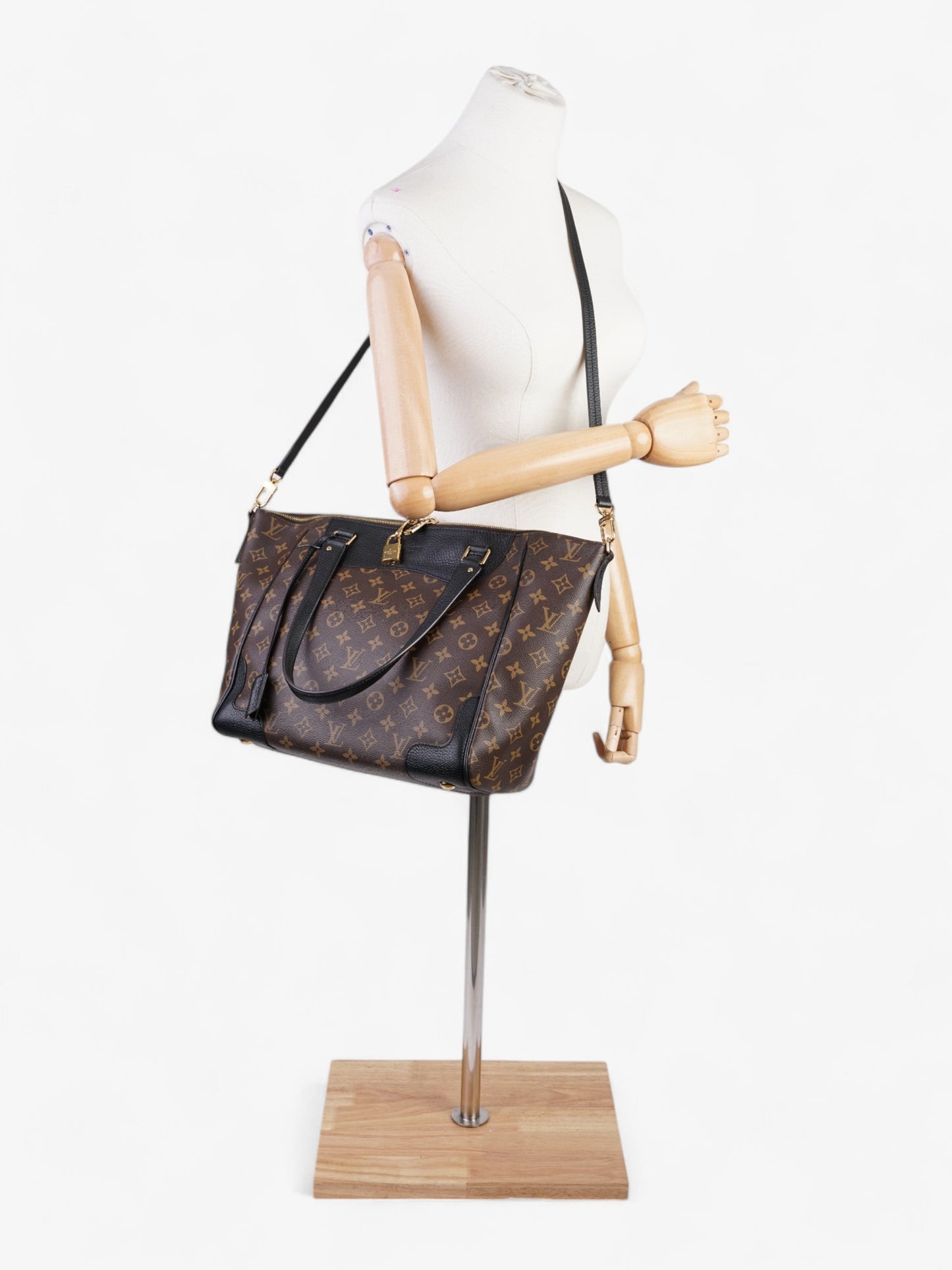 Louis Vuitton Estrela Monogram / Black Canvas NM
