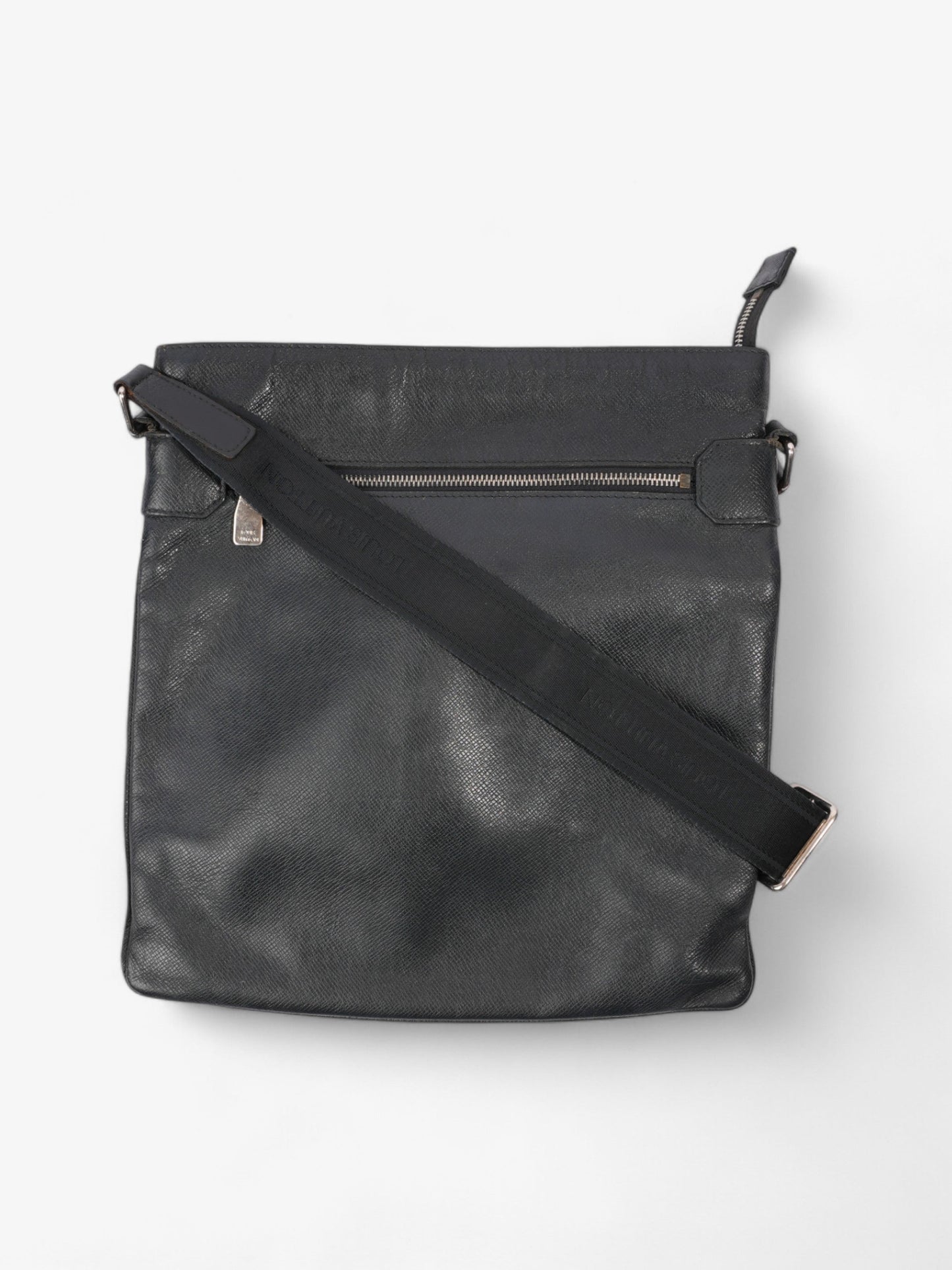 Louis Vuitton Taiga Sasha Black Leather
