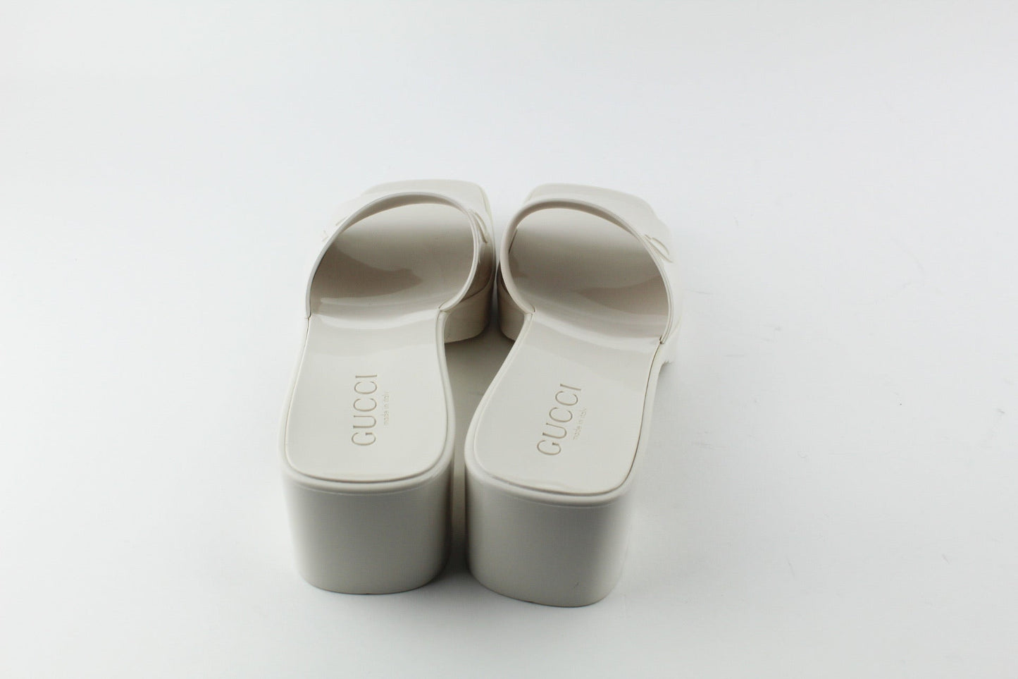 GUCCI RUBBER SLIDE SANDAL WHITE