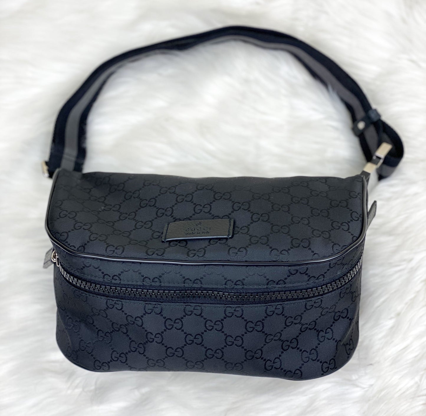 GUCCI SUPREME BELT BAG