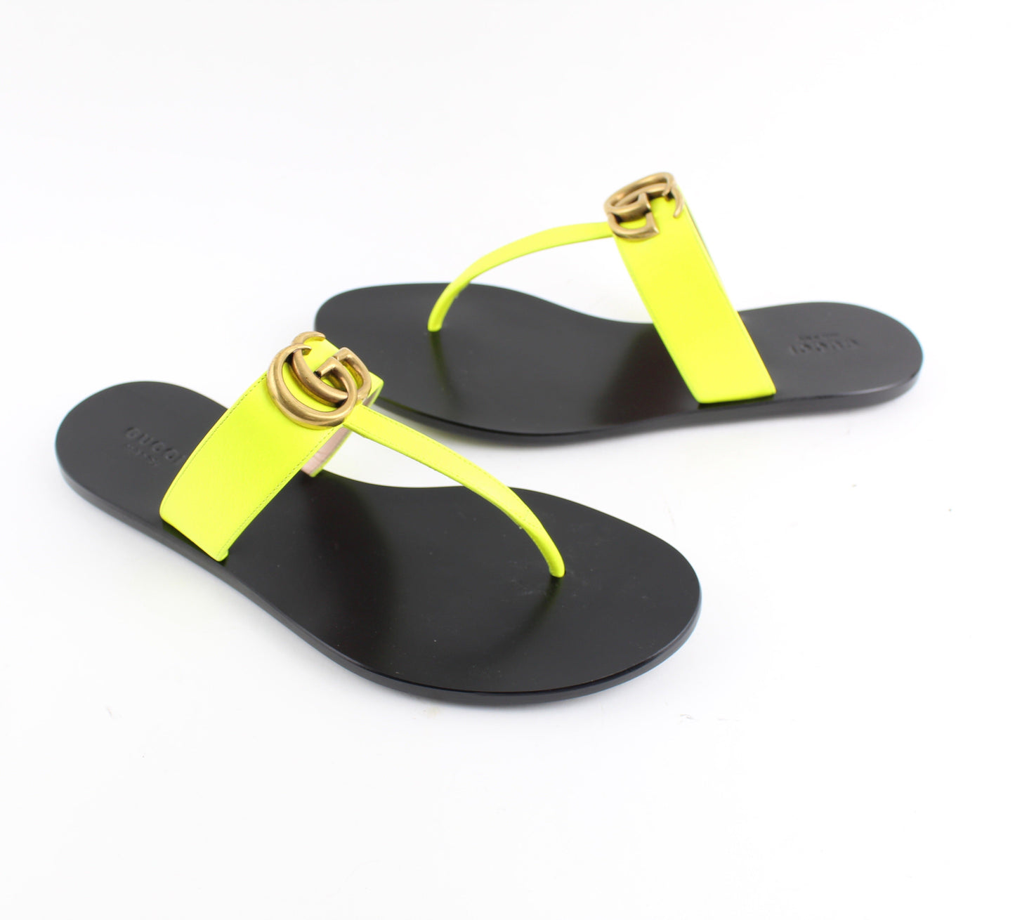 GUCCI LEATHER THONG SANDAL size 37.5