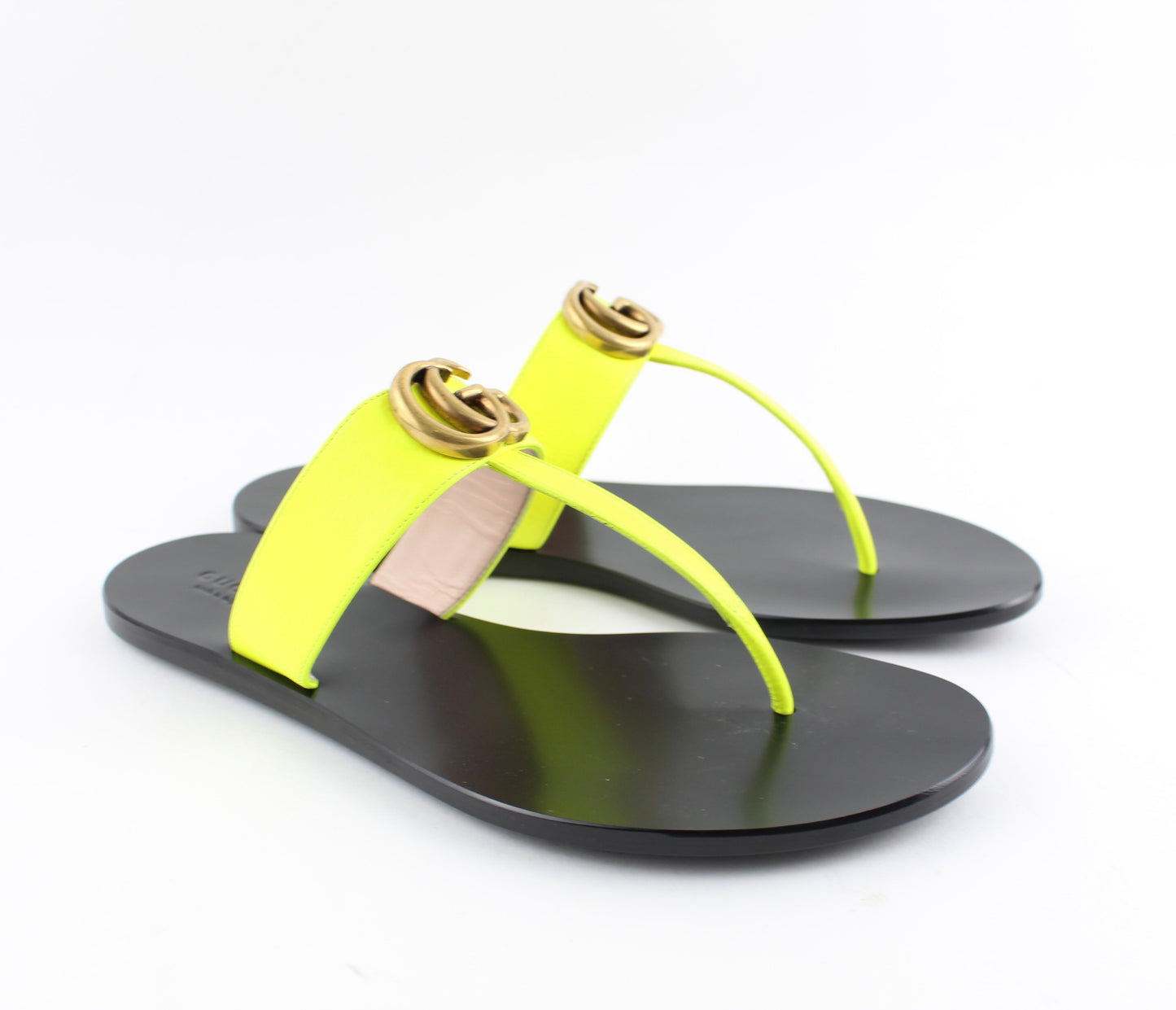 GUCCI LEATHER THONG SANDAL size 37.5