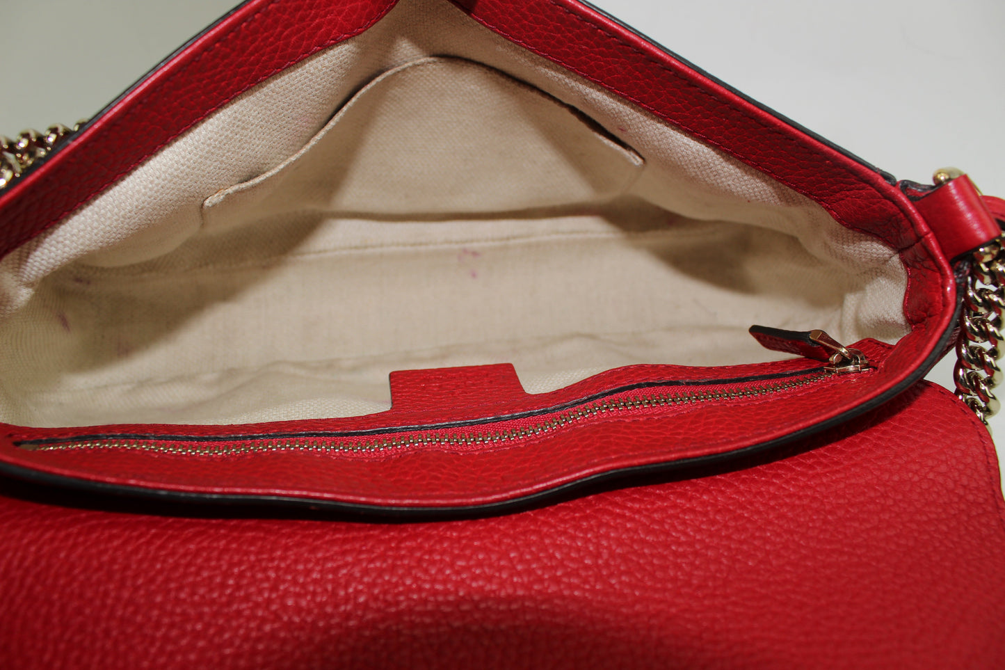 GUCCI SOHO MEDIUM CHAIN CROSSBODY BAG