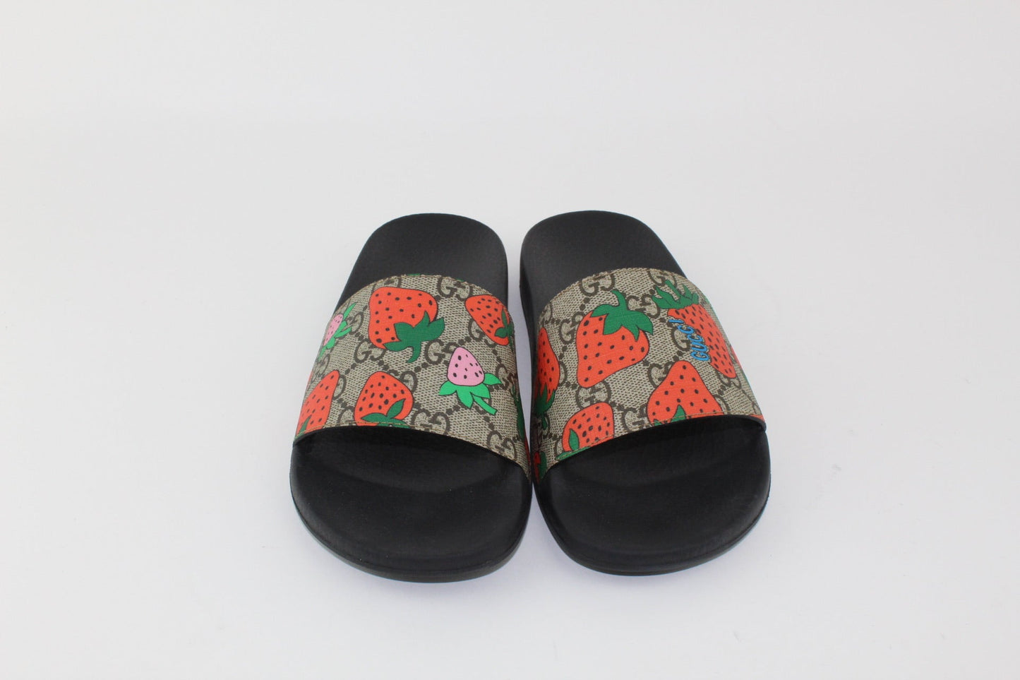 GUCCI GG STRAWBERRY SLIDES