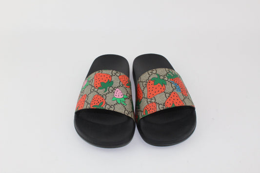 GUCCI GG STRAWBERRY SLIDES