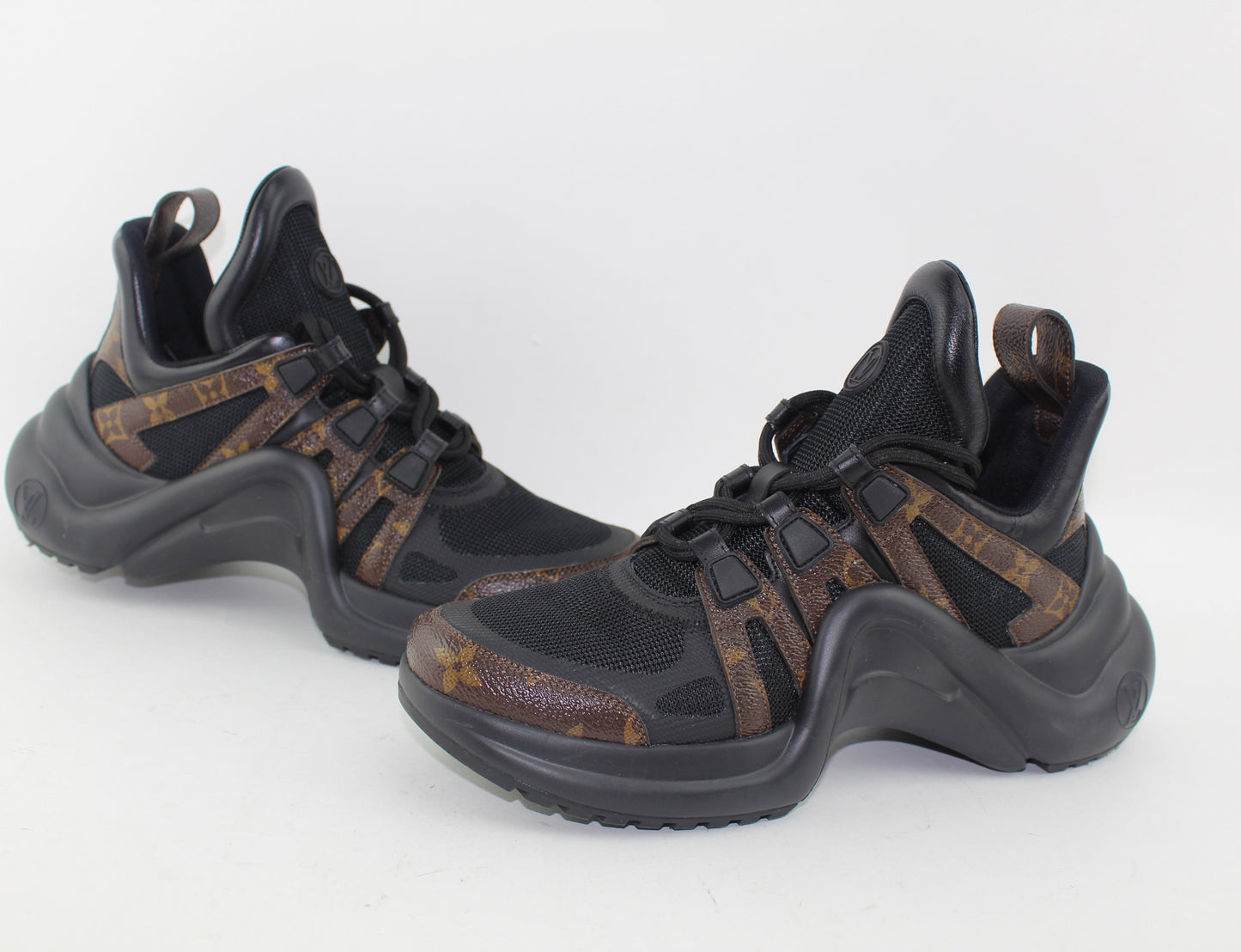 LOUIS VUITTON ARCHLIGHT SNEAKER size 38.5