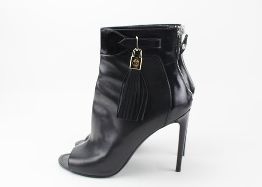 Louis Vuitton Black booties size 41