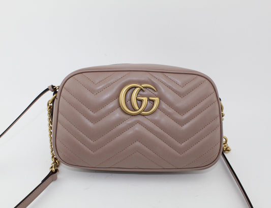 GUCCI GG MARMONT SMALL MATELASSE SHOULDER  BAG