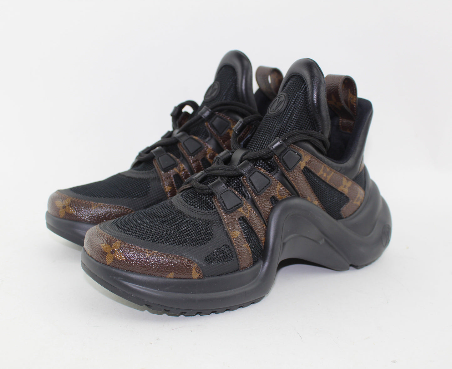 LOUIS VUITTON ARCHLIGHT SNEAKER size 38.5