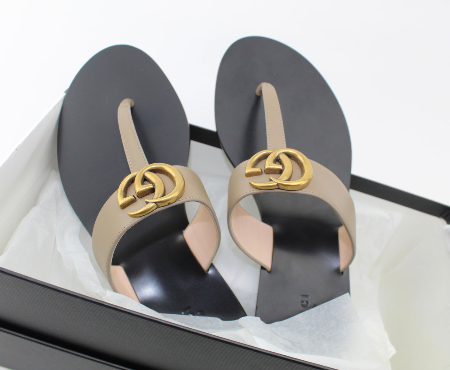 GUCCI LEATHER THONG SANDAL