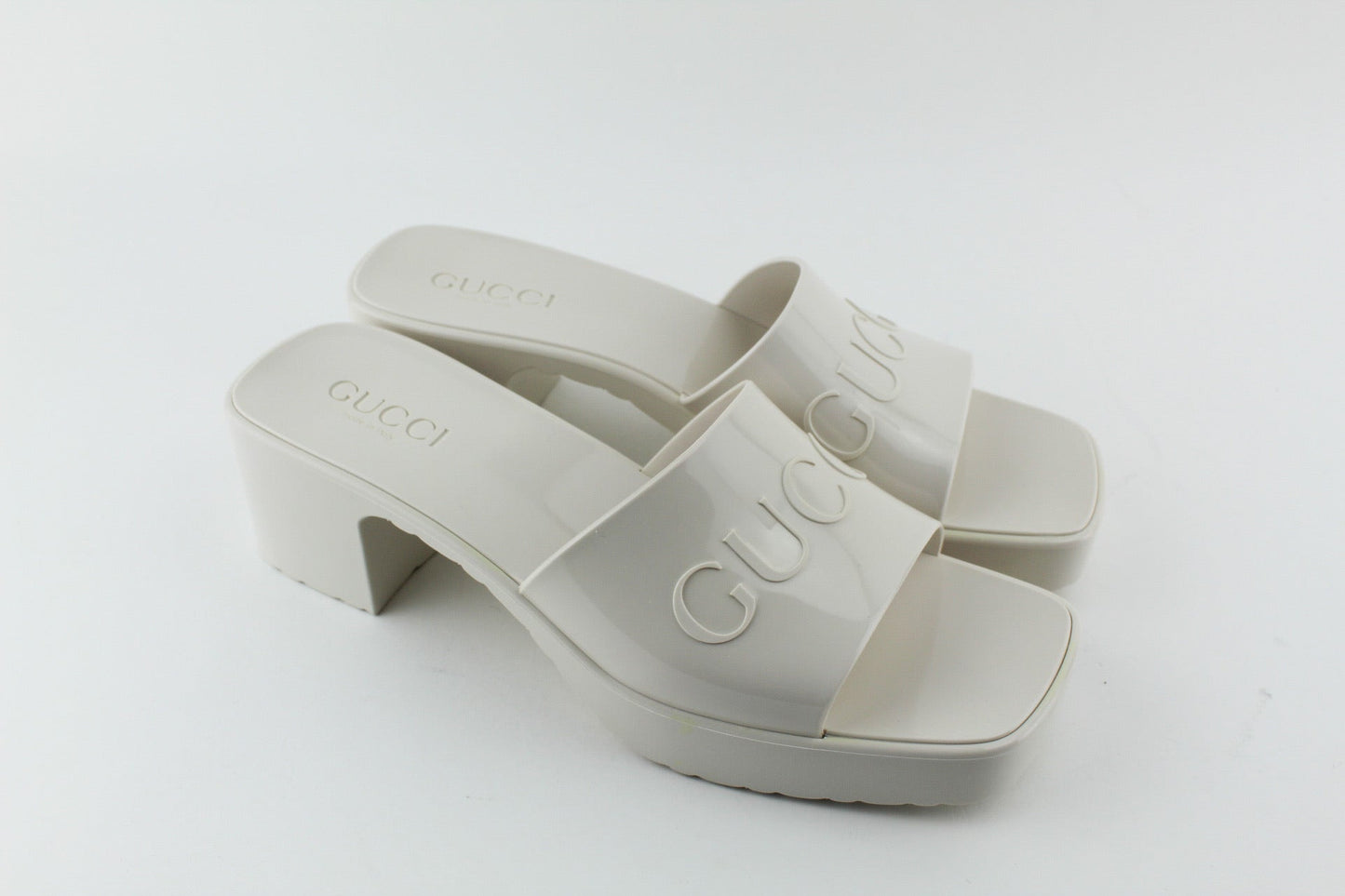 GUCCI RUBBER SLIDE SANDAL WHITE