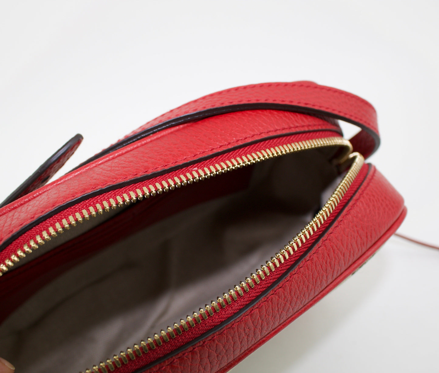Gucci GG Supreme Canvas Bree Crossbody