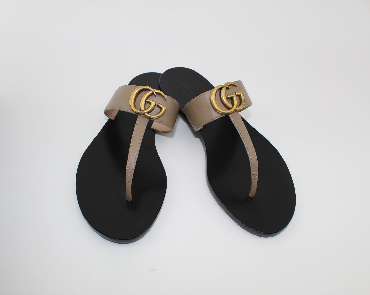 GUCCI LEATHER THONG SANDAL