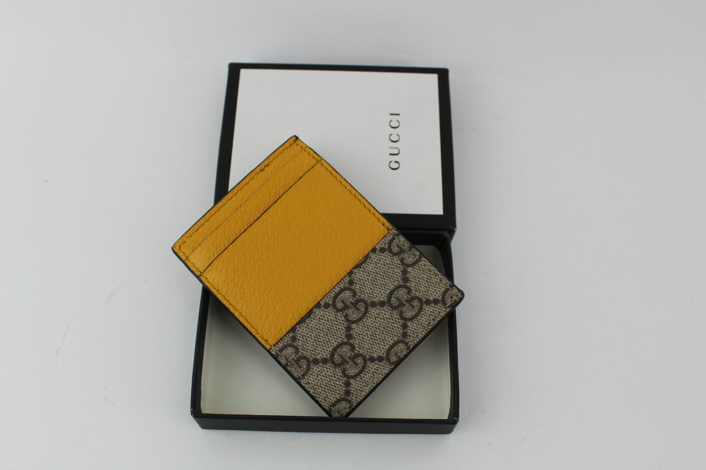 GUCCI GG SUPREME CARD CASE
