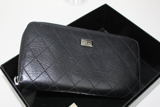 CHANEL 2.55 REISSUE ZIP AROUND WALLET