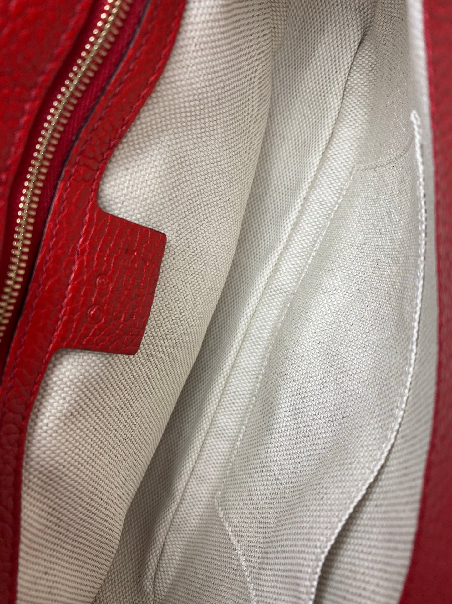 Gucci Soho Chain Medium Crossbody Red