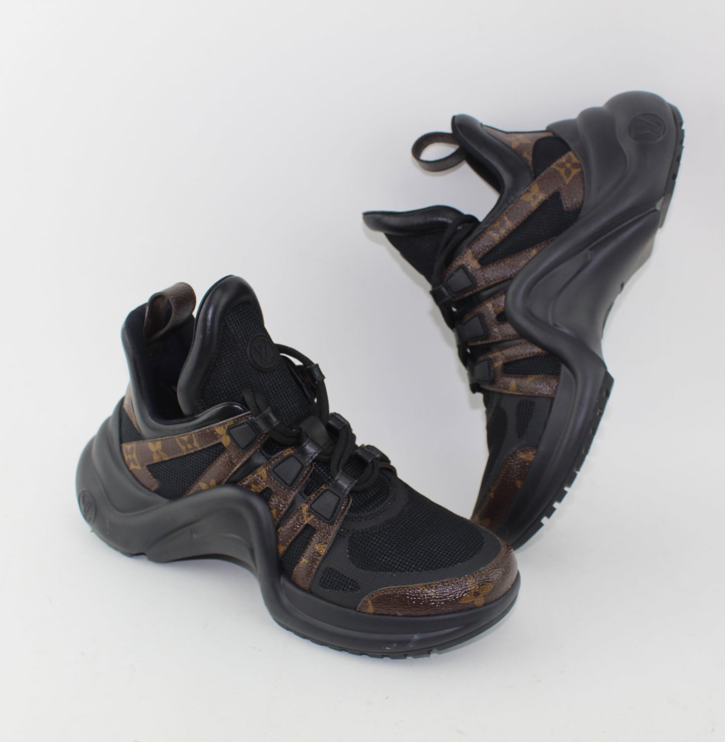 LOUIS VUITTON ARCHLIGHT SNEAKER size 38.5