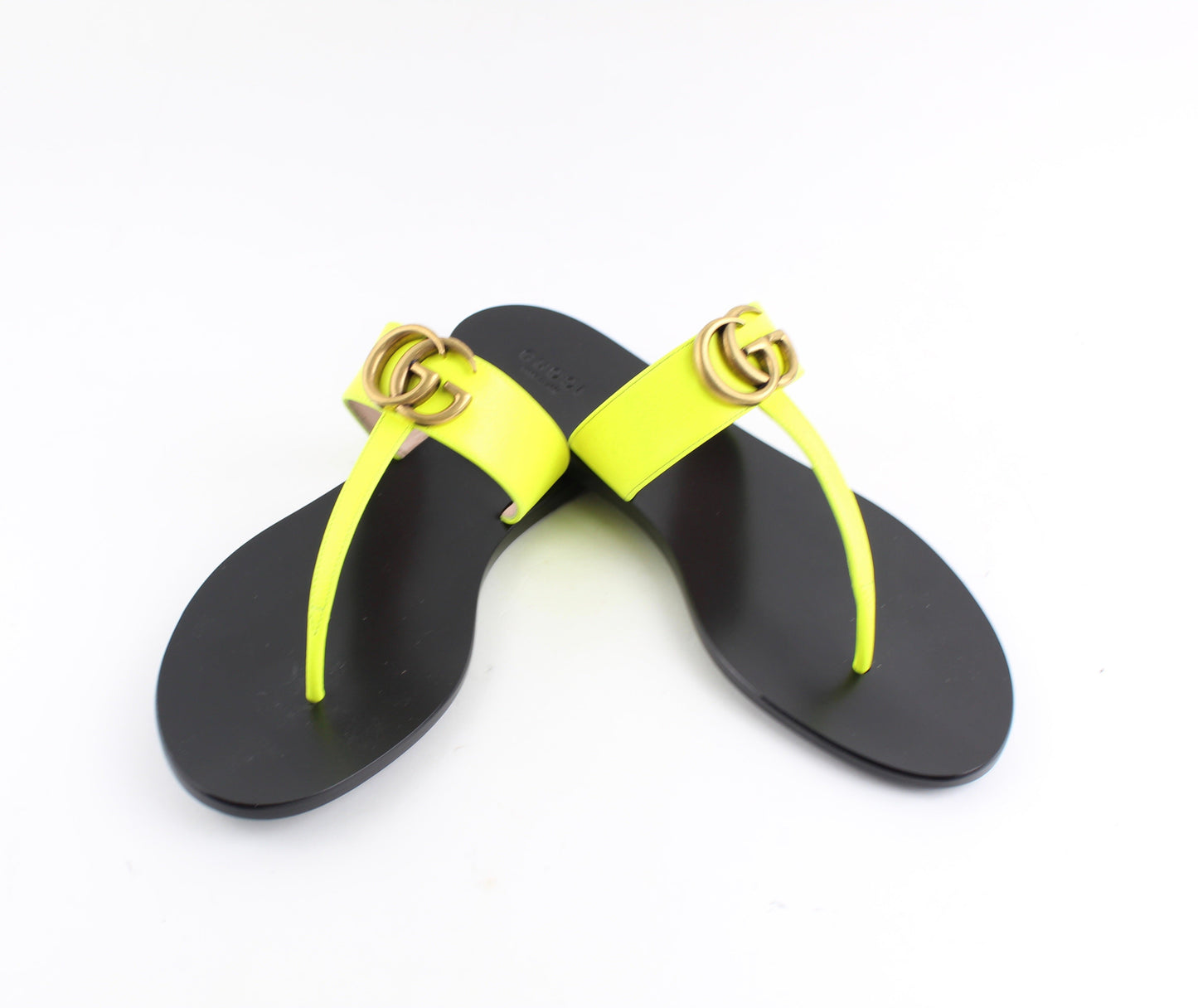 GUCCI LEATHER THONG SANDAL size 37.5